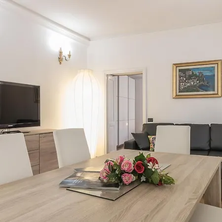 Center City Apartment *